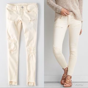 💖DAILY DEAL💖 AE Raw Hem Distressed Jeans